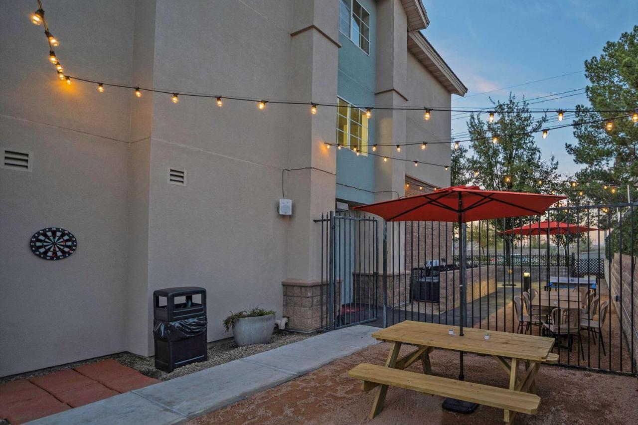La Quinta Inn & Suites By Wyndham Tempe University, Phoenix Exterior photo