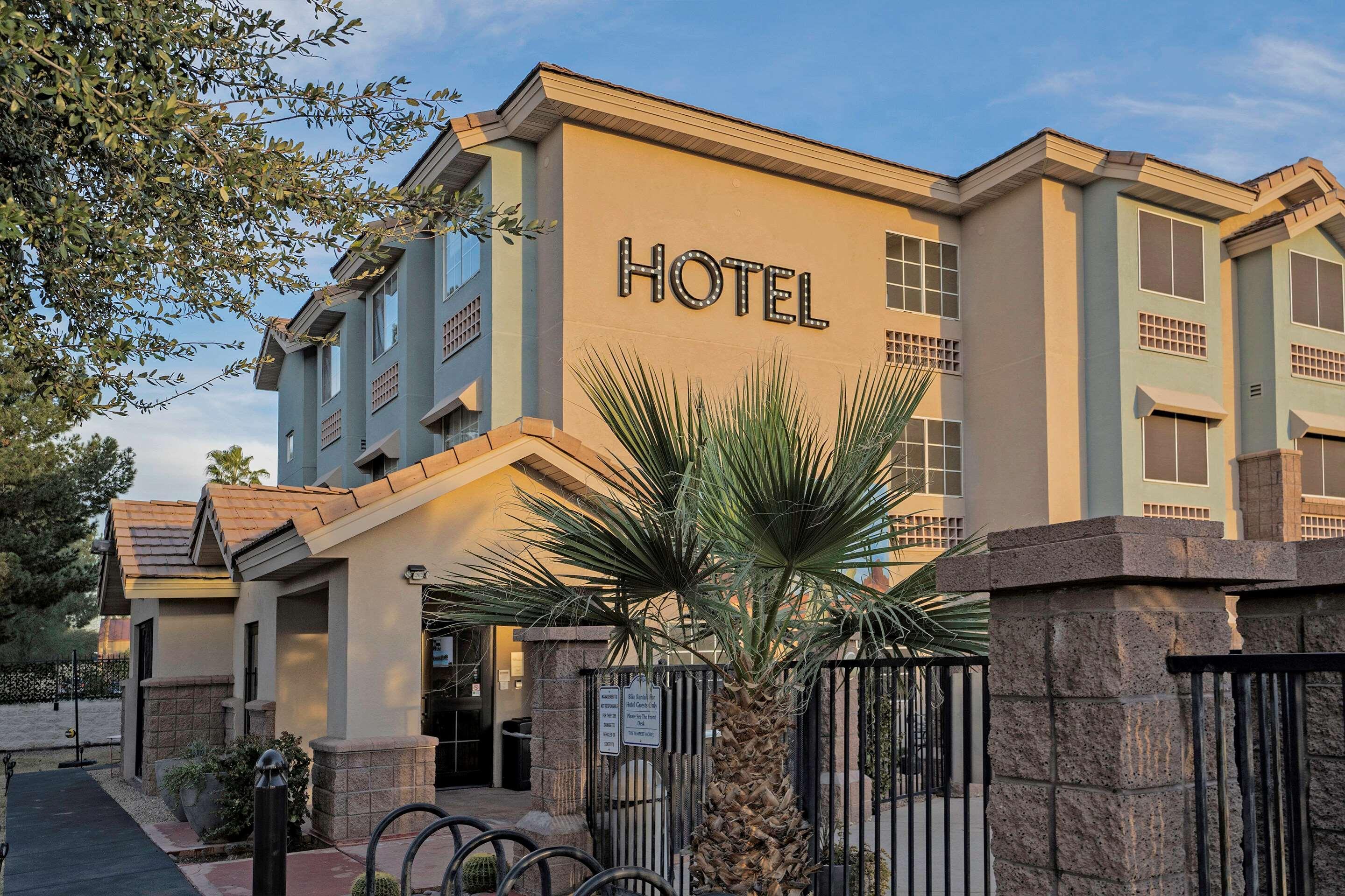 La Quinta Inn & Suites By Wyndham Tempe University, Phoenix Exterior photo